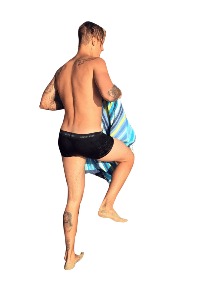 justin-bieber-in-underpants-walking